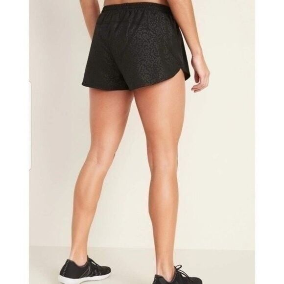 Old Navy Lilac Dolphin Hem Running Shorts 3" Inseam XXL - NWT  8 0040 - Picture 4 of 5